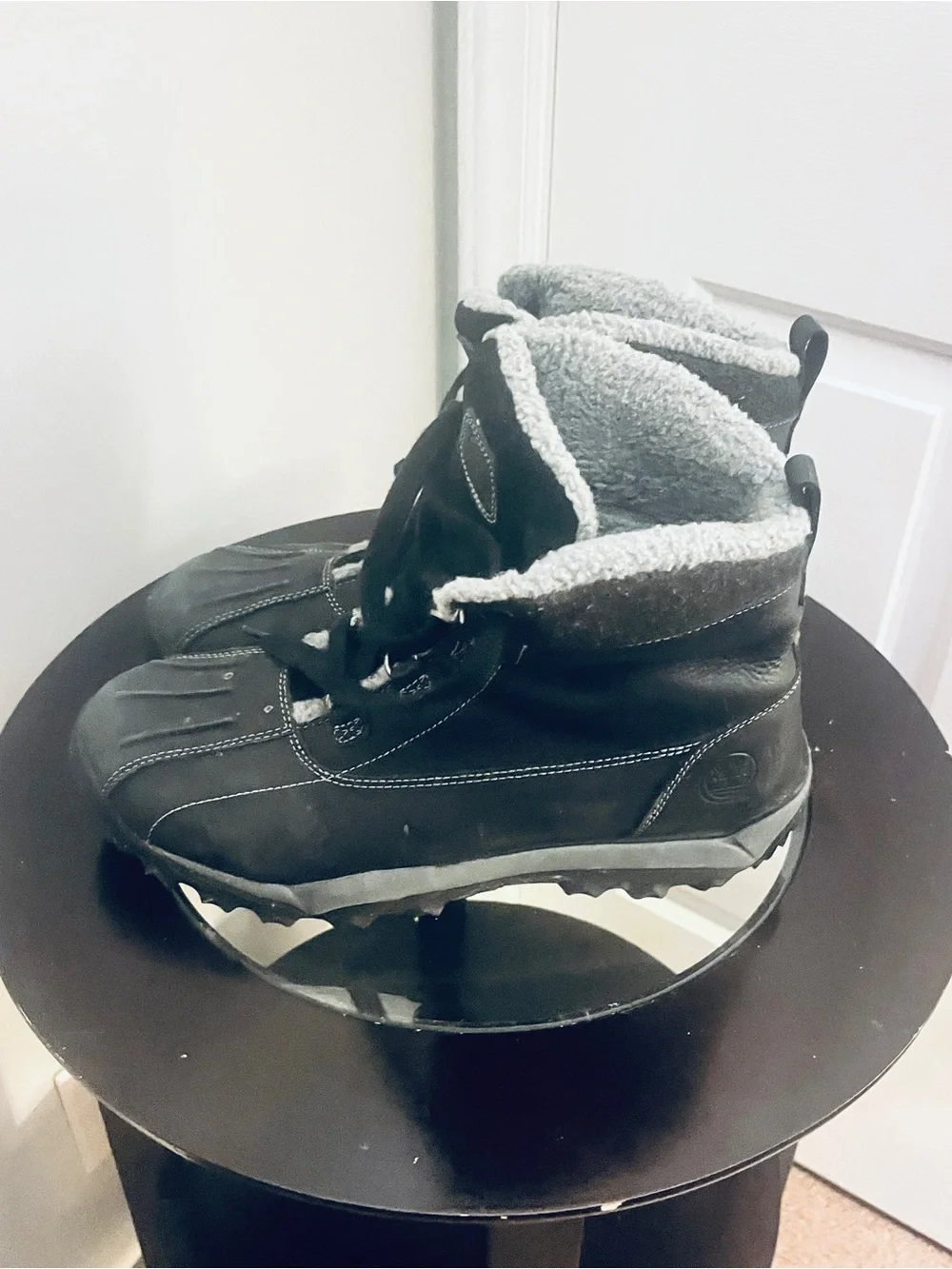 Timberland Black Lace-Up Winter Boots with Gray Shearling Lining